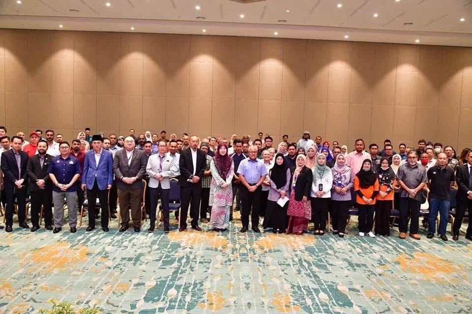 Attendees of the 2023 strata management workshop assembled for a group photograph